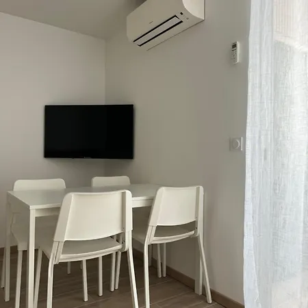 Appartement Azur & Chill - A Proximite Train Bus Aeroport Saint-Laurent-du-Var
