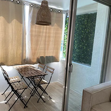 Azur & Chill - A Proximite Train Bus Aeroport Appartement *