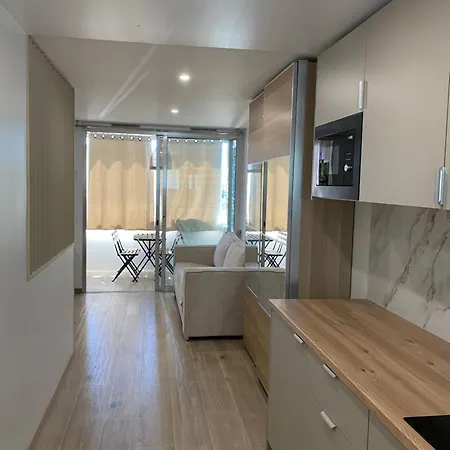 Appartement Azur & Chill - A Proximite Train Bus Aeroport Saint-Laurent-du-Var