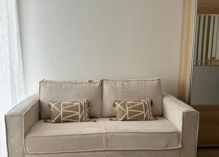 Azur & Chill - A Proximite Train Bus Aeroport Apartment