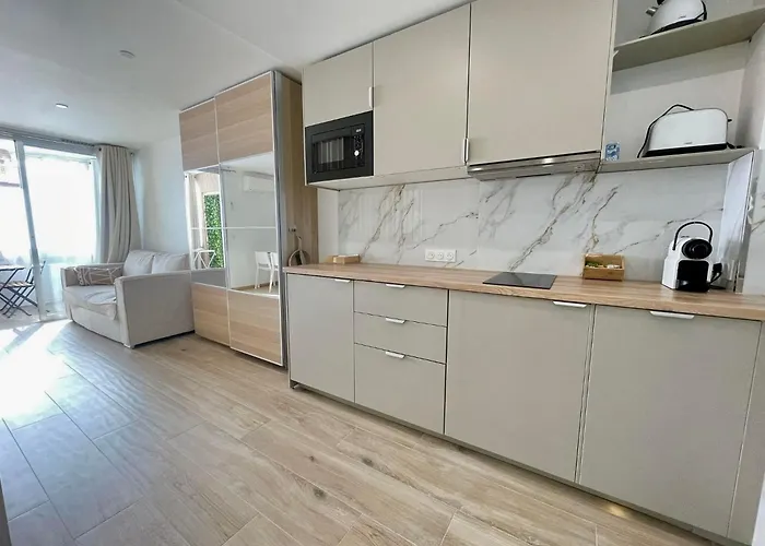 Azur & Chill - A Proximite Train Bus Aeroport